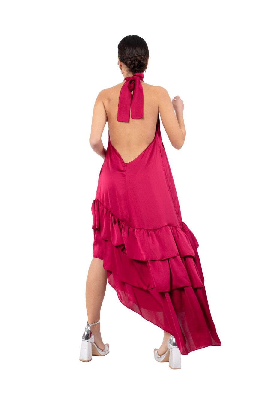 Arriendo de Vestido largo burdeo cuello halter de seda con vuelos abajo