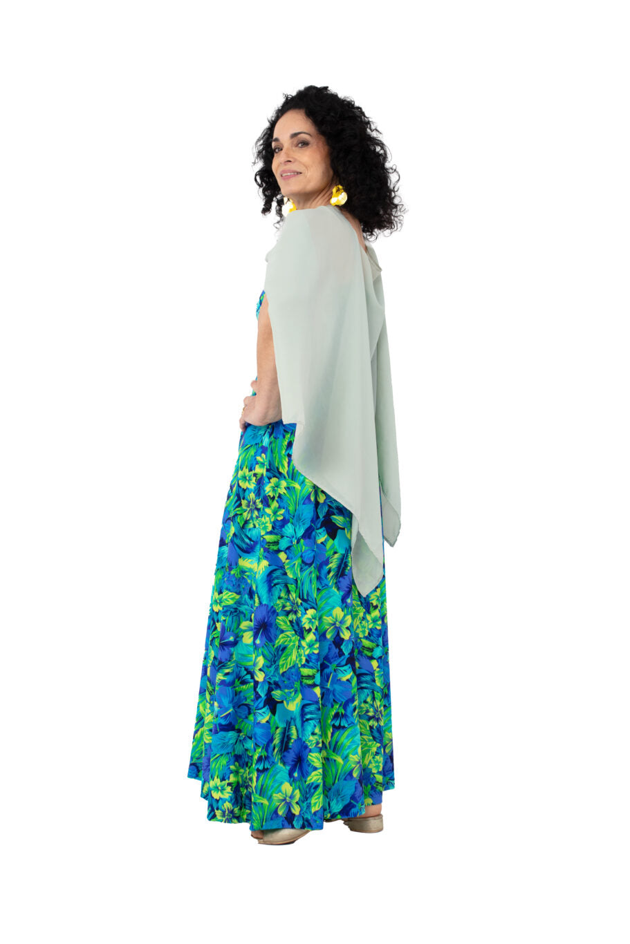 Arriendo de Vestido largo de lycra con estampado estampado de flores azul, verde y amarillo
