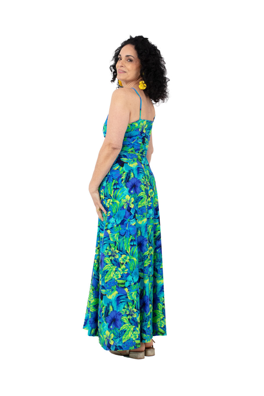 Arriendo de Vestido largo de lycra con estampado estampado de flores azul, verde y amarillo