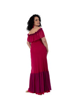 Arriendo de Vestido largo de gasa fucsia oscuro con vuelos en escote y vuelos purpura abajo