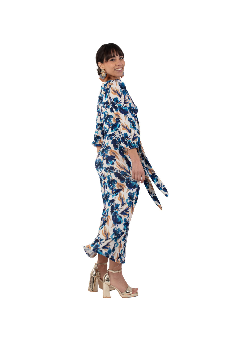 Arriendo de Vestido middie con mangas y estampado de flores azules