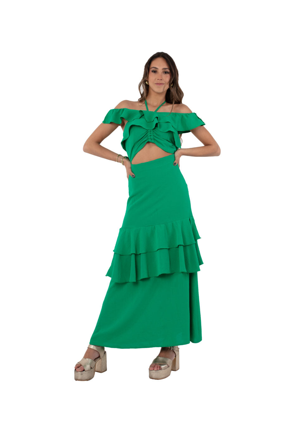 Arriendo de Vestido largo verde con vuelitos en escote y abajo y corte en abdomen