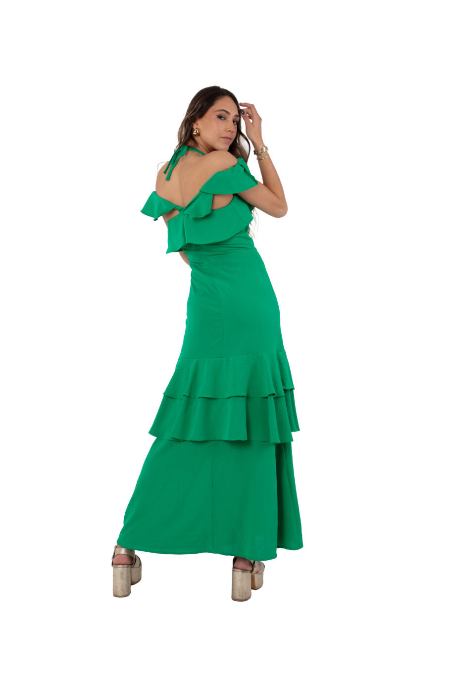 Arriendo de Vestido largo verde con vuelitos en escote y abajo y corte en abdomen