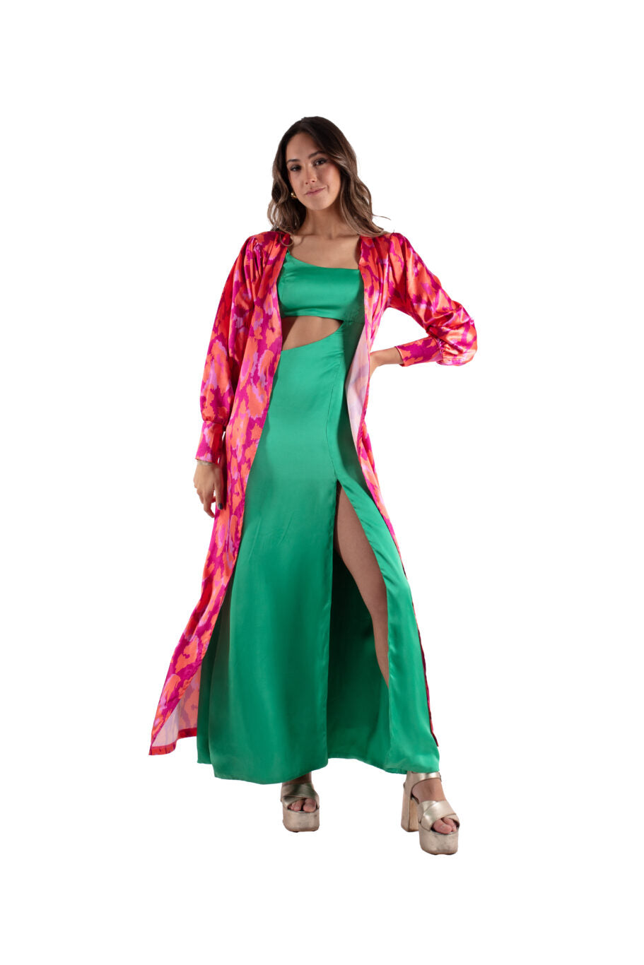 Arriendo de Kimono de seda con estampado naranjo, fucsia y lila