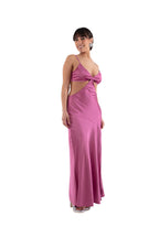 Arriendo de Vestido middie malva rosa con cortes en cintura y pabilos
