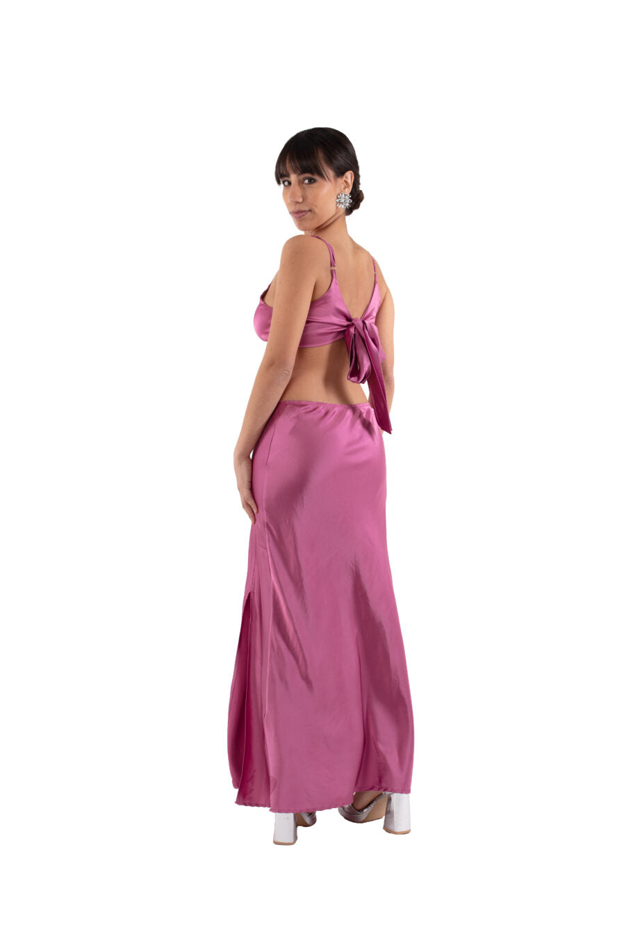Arriendo de Vestido middie malva rosa con cortes en cintura y pabilos