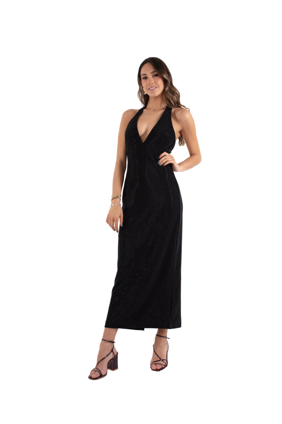 Arriendo de Vestido largo negro ajustado con brillos y escote en v