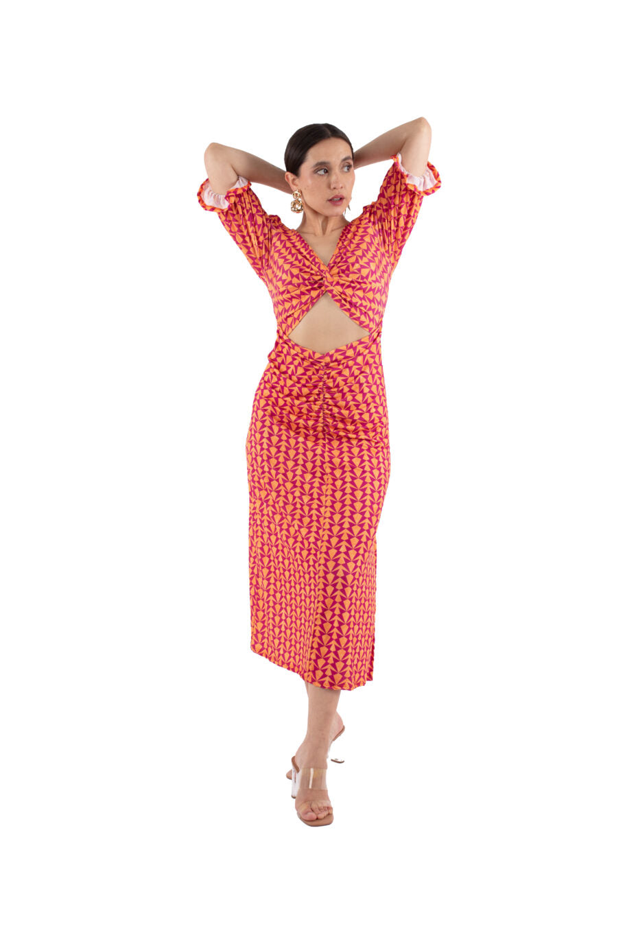 Arriendo de Vestido largo cut out en abdomen con hombreras naranjo com morado