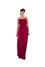 Arriendo de Vestido largo burdeo con estampado de terciopelo de zebra