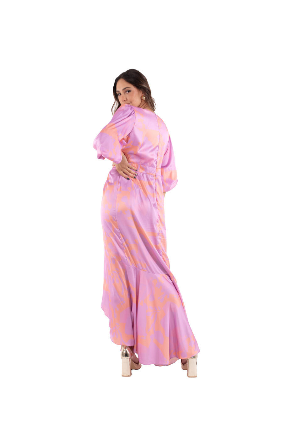 Arriendo de Vestido largo lila claro y damasco con mangas