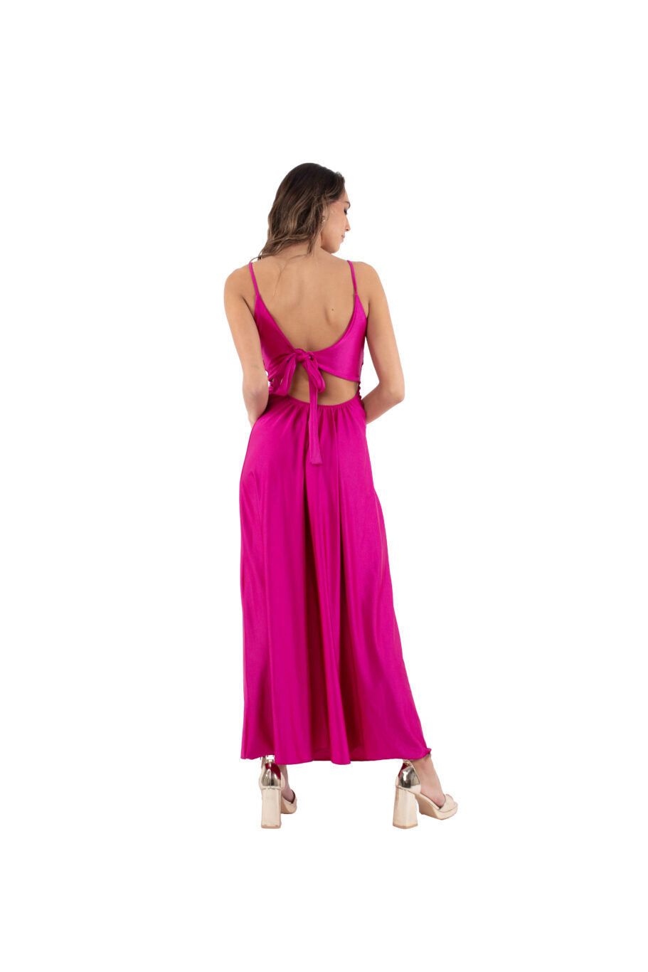 Arriendo de Vestido largo fucsia de lycra con nudo en escote, pabilos y amarre en espalda