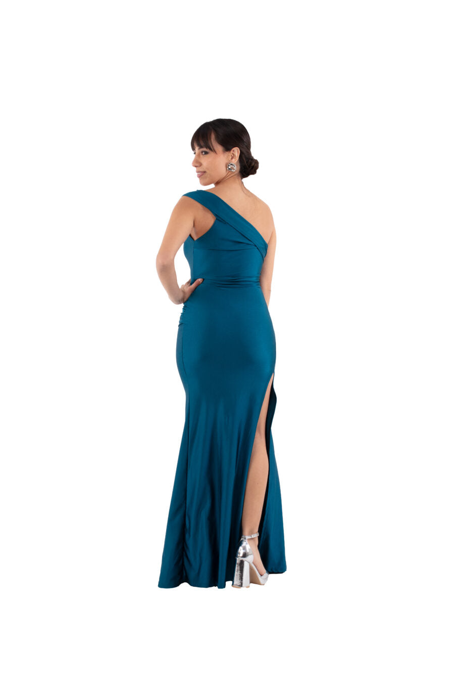 Arriendo de Vestido largo petroleo de lycra con un hombro y tajo al costado