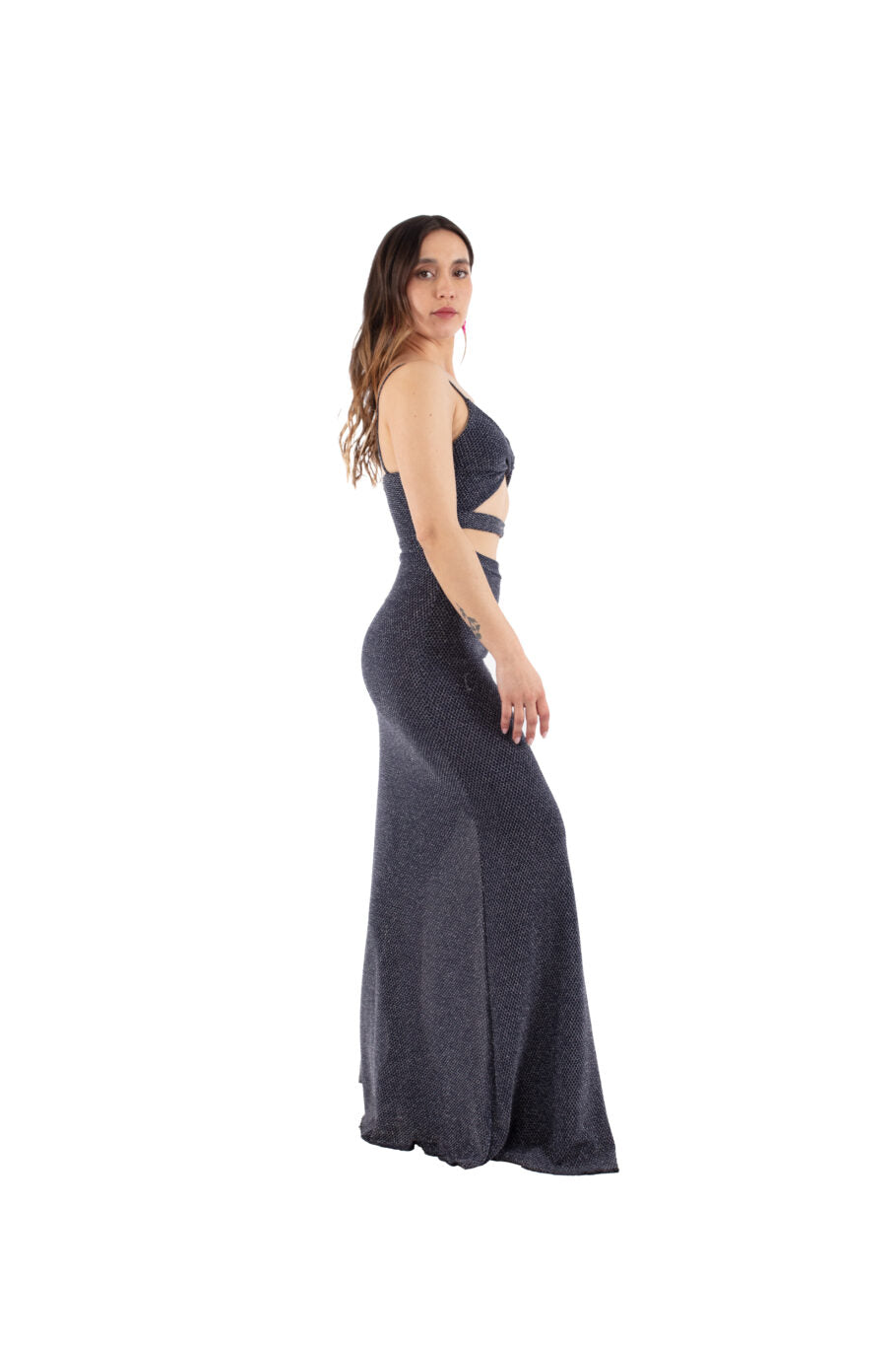 Arriendo de Vestido plateado con azul marino oscuro cut out adelante