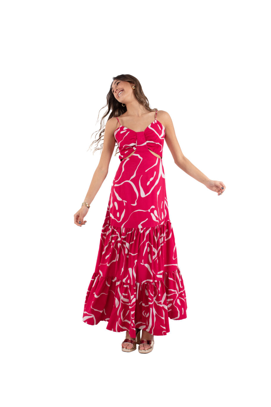 Arriendo de Vestido largo rojo claro con lineas blancas y cortes en cintura