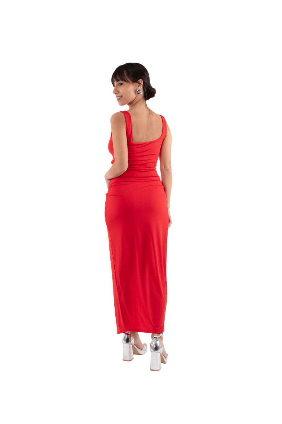 Arriendo de Vestido largo rojo elasticado con corte en abdomen y tajo