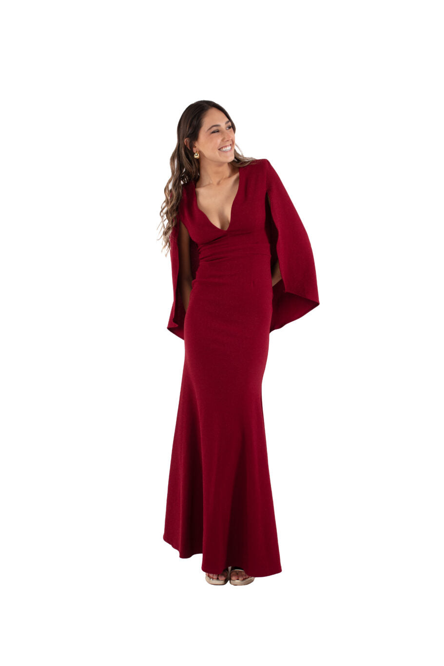 Arriendo de Vestido largo burdeo con capa en espalda tela elasticada