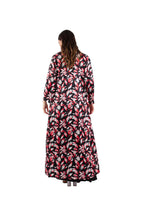 Arriendo de Kimono largo negro con estampado de hojas rojas con mangas