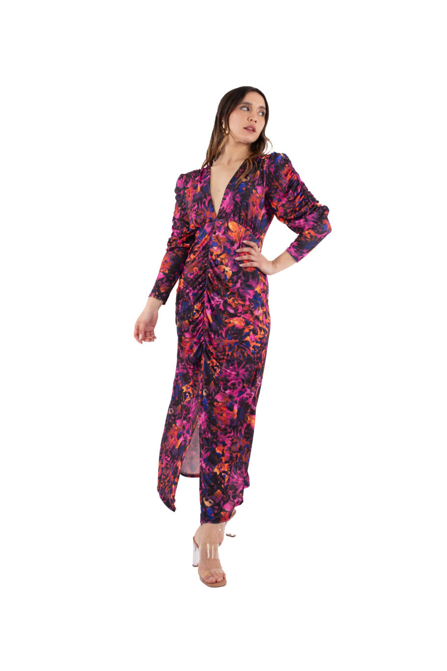 Arriendo de Vestido largo con mangas y hombreras estampado morado azul y naranjo