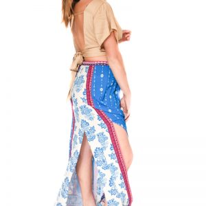 Arriendo de Conjunto crop top dorado con pollera colorida